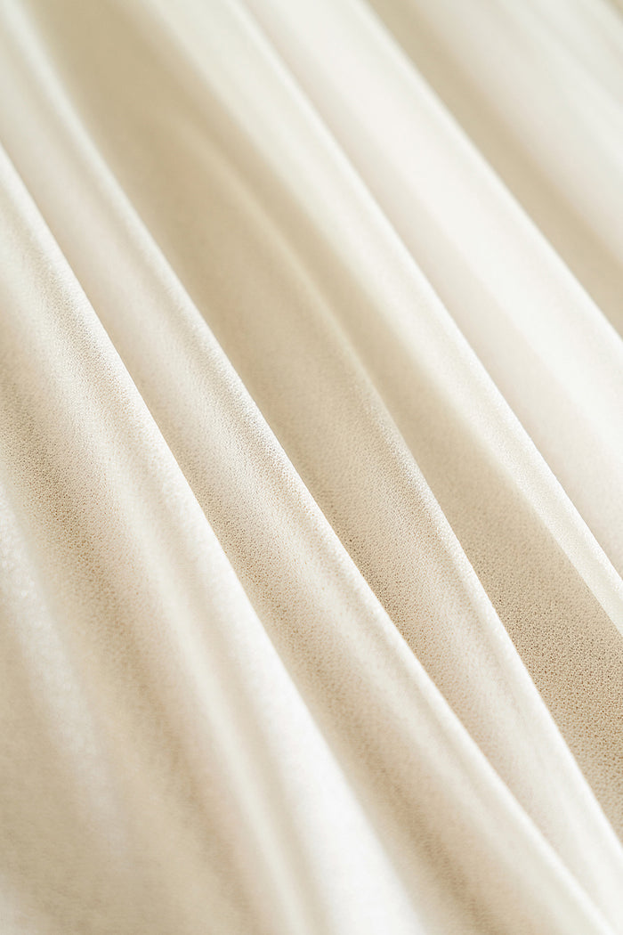 Romantic Sheer Table Runner 29' w x 14ft - Ivory (1-pack) - Image 5