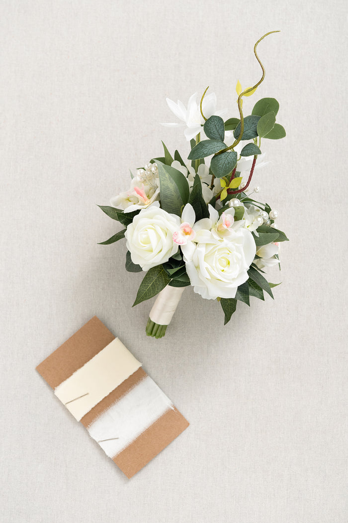 Free-Form Bridesmaid Bouquets in Natural White - Image 11