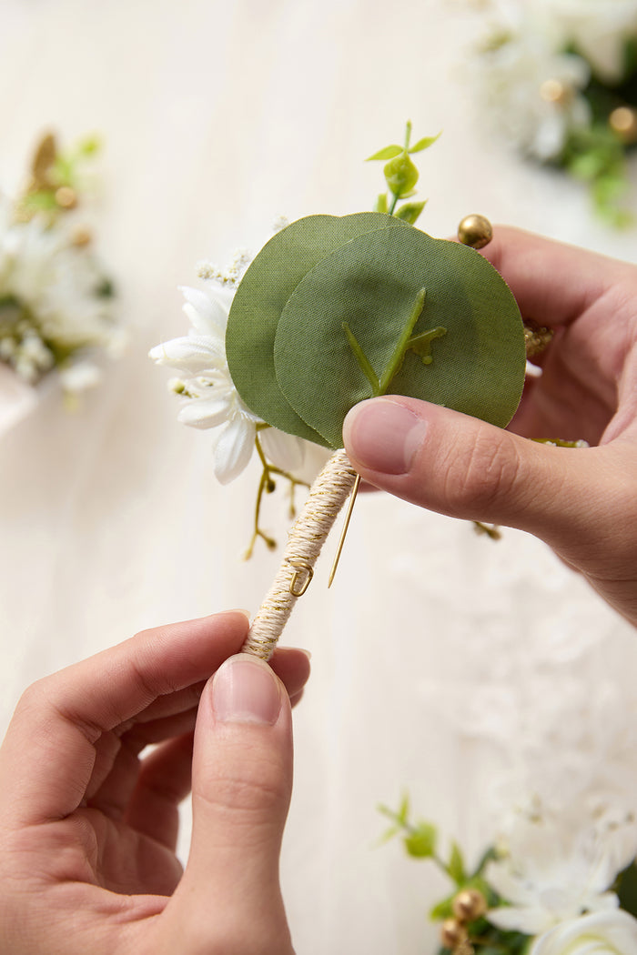 Boutonniere Set in Ivory