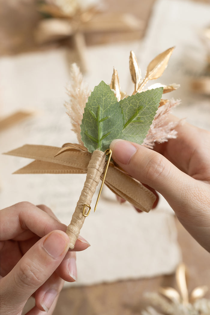 Boutonnieres for Guests in White & Beige - Image 6