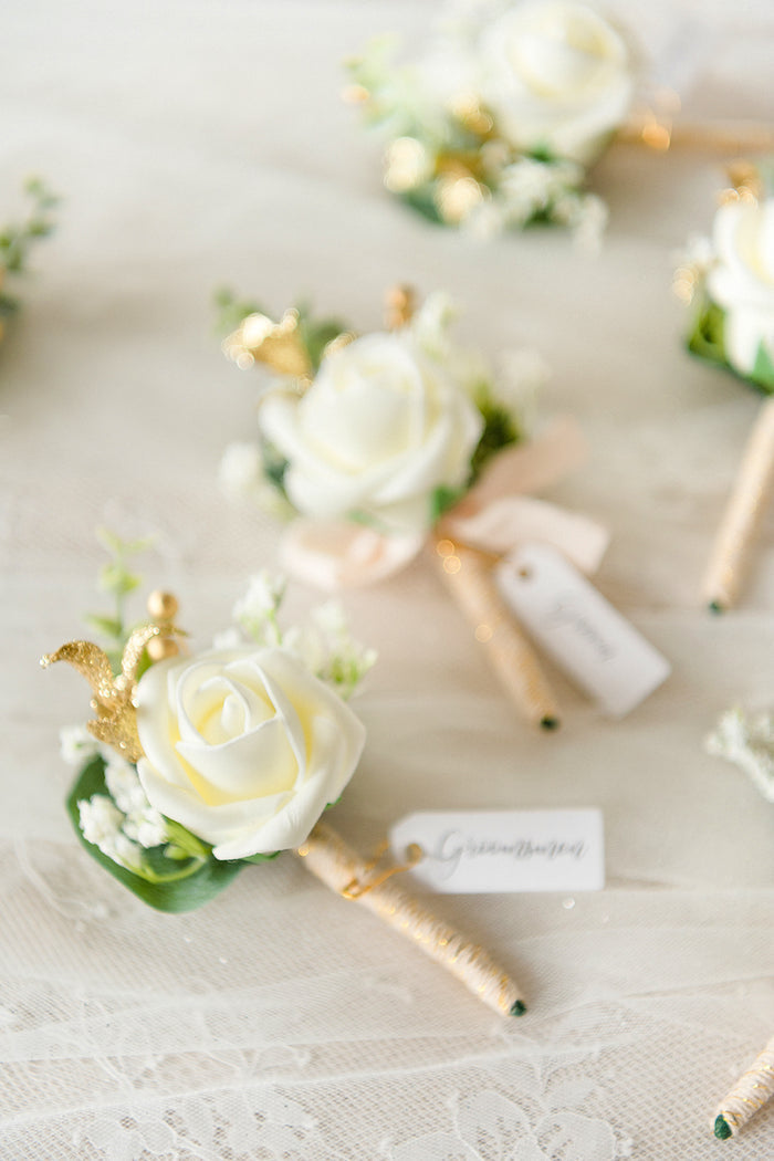 Boutonnieres in Ivory - Image 2