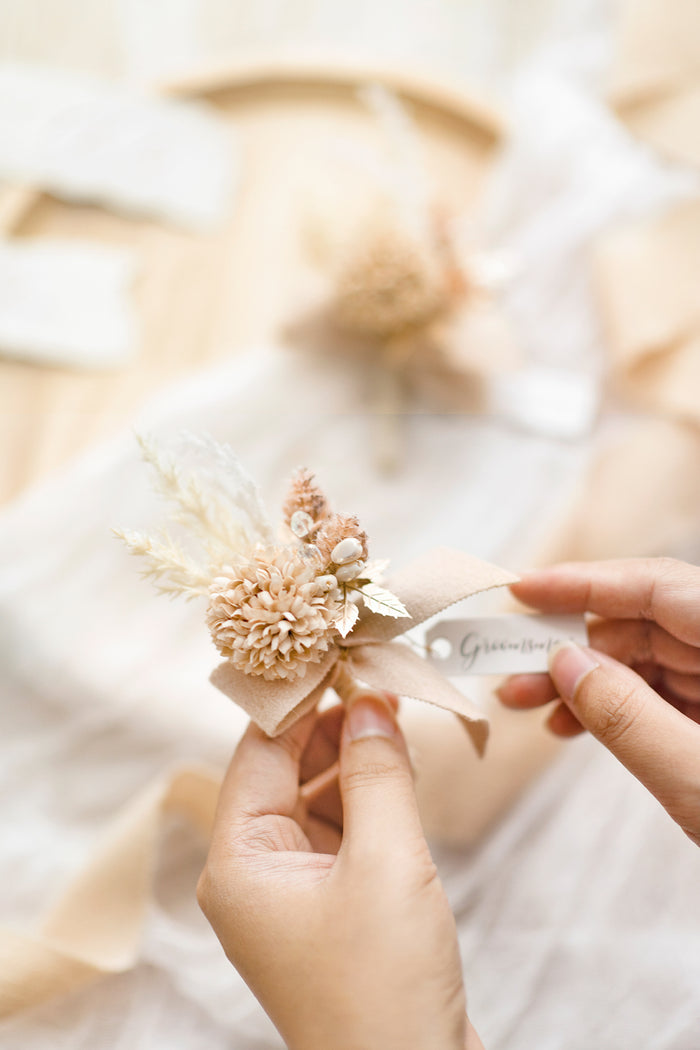 Flash Sale | Boutonnieres in White & Beige - Image 3