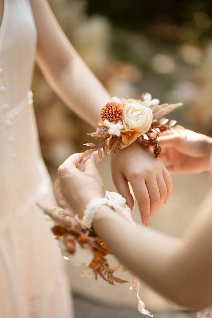 Set of 2 | Wrist Corsages in Rust & Sepia