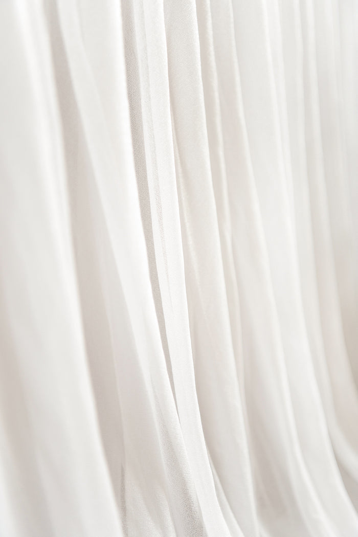 Table Skirt for Head Table/Sweetheart Table - Image 5